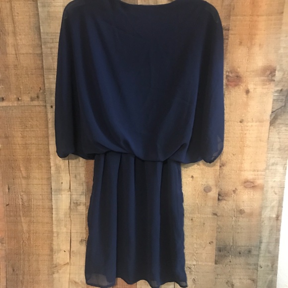 Myan Boutique Brand Cape Sleeved Mini - Picture 3 of 6